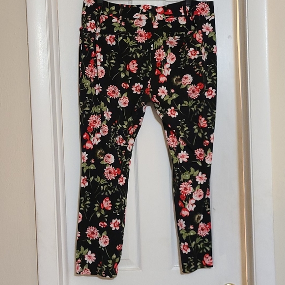 Clothes - Picture 2 of 3